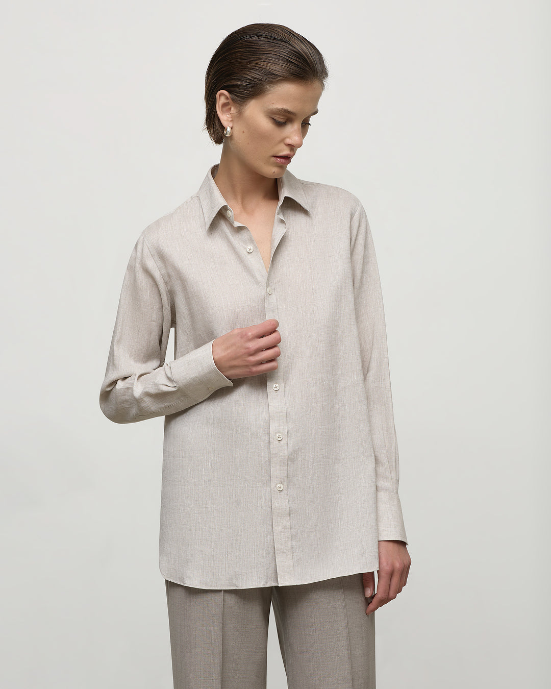 Atelier Shirt in Oyster Linen