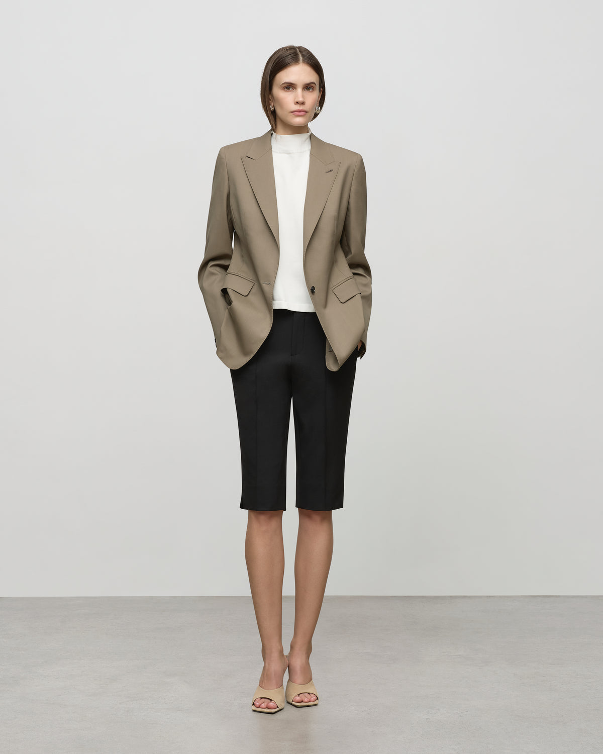 Tailored Short in Black