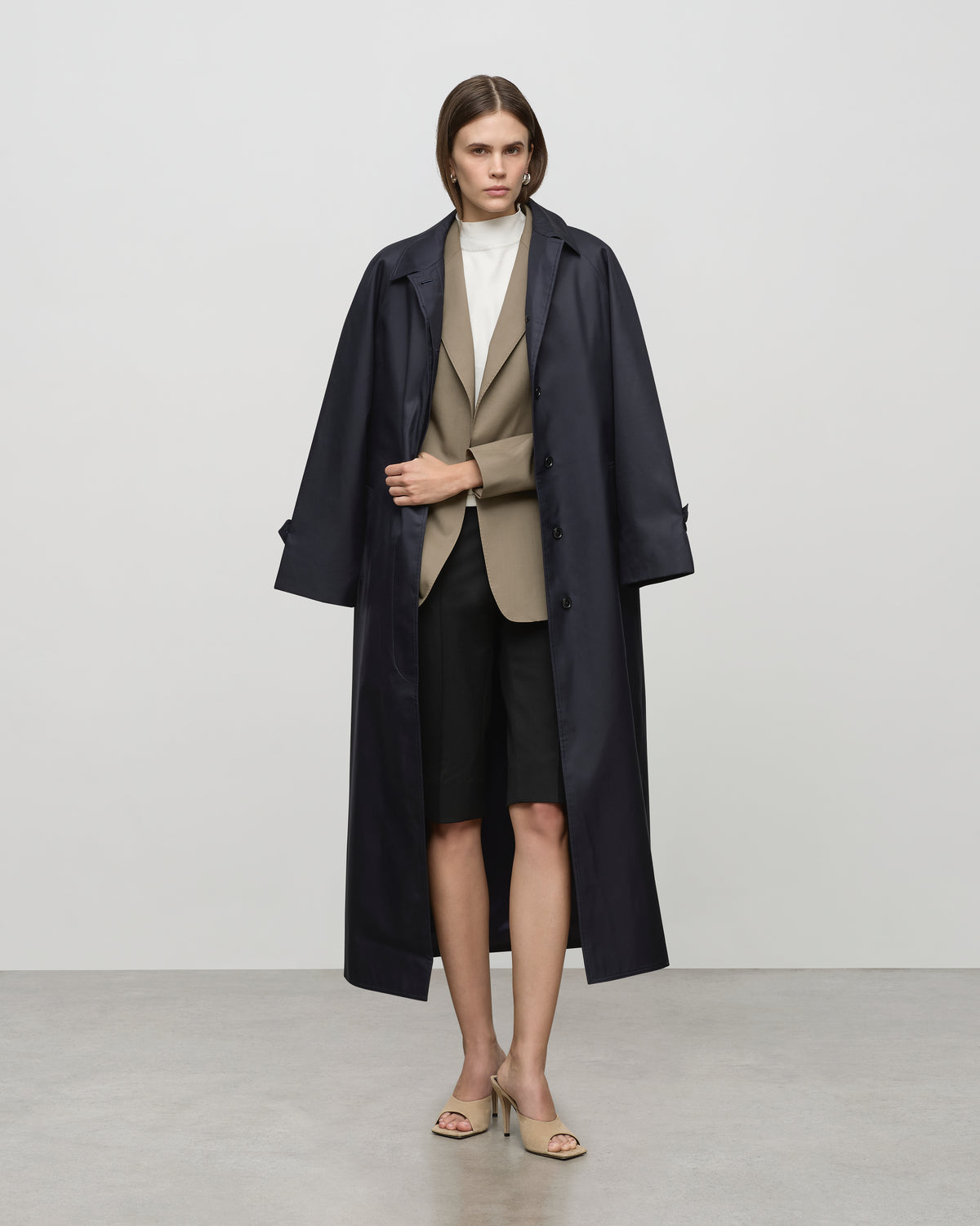Tailored Short in Black
