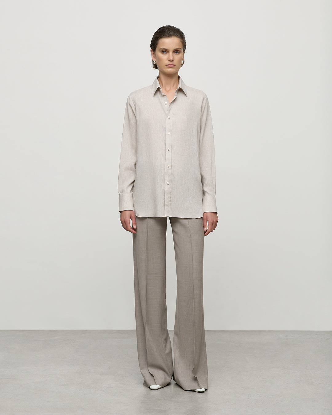 Atelier Shirt in Oyster Linen