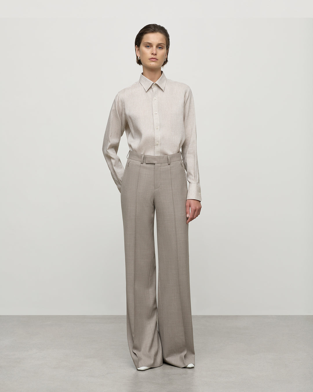 Atelier Shirt in Oyster Linen